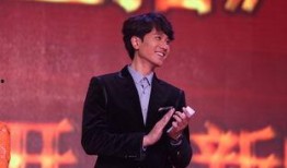 导演爆料彭冠英视频播放,视频播放背后的感人故事